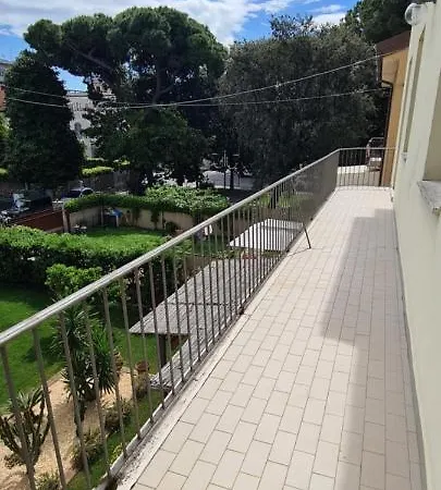 Per Le Vacanze Vicino Al Mare, In Zona Centrale! Viareggio
