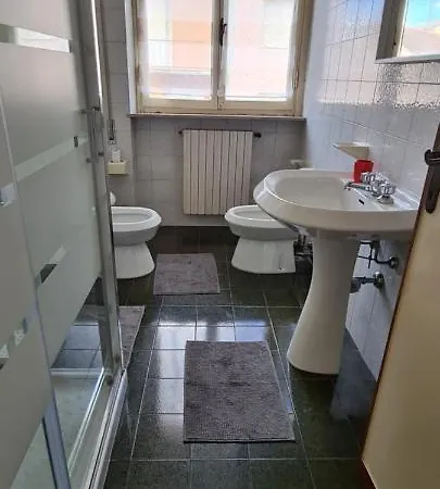 Apartment Per Le Vacanze Vicino Al Mare, In Zona Centrale!