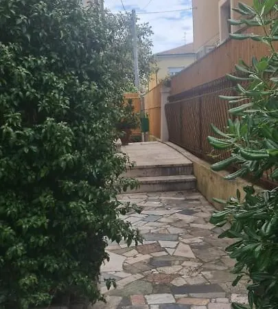 Per Le Vacanze Vicino Al Mare, In Zona Centrale! Apartment