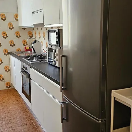Per Le Vacanze Vicino Al Mare, In Zona Centrale! Apartment