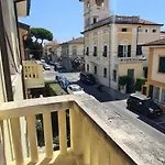Per Le Vacanze Vicino Al Mare, In Zona Centrale! Viareggio