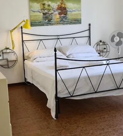 Per Le Vacanze Vicino Al Mare, In Zona Centrale! Viareggio