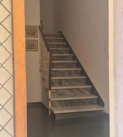 Per Le Vacanze Vicino Al Mare, In Zona Centrale! Виареджо