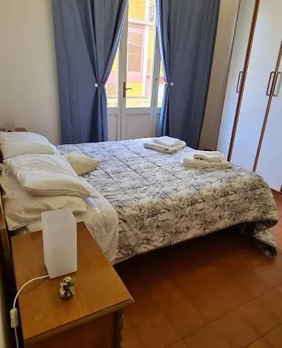 Per Le Vacanze Vicino Al Mare, In Zona Centrale! * Viareggio