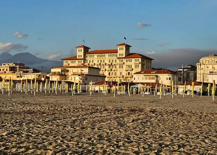 Per Le Vacanze Vicino Al Mare, In Zona Centrale! Apartman Viareggio