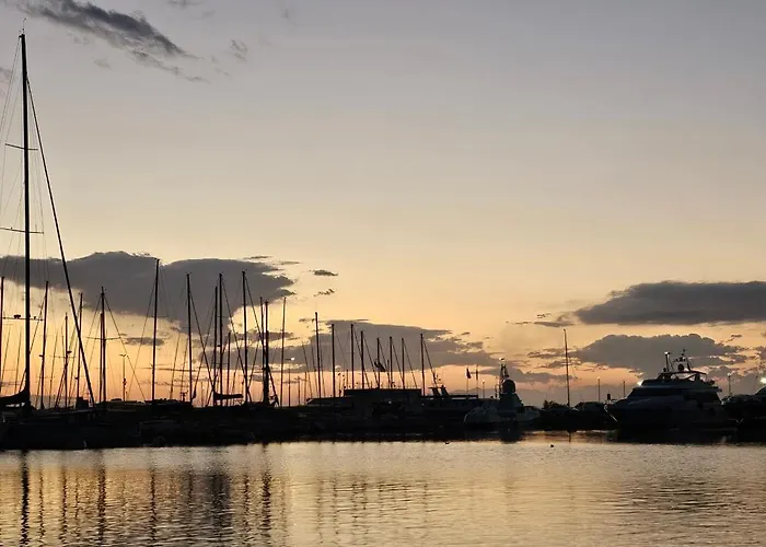 Per Le Vacanze Vicino Al Mare, In Zona Centrale! Apartman *