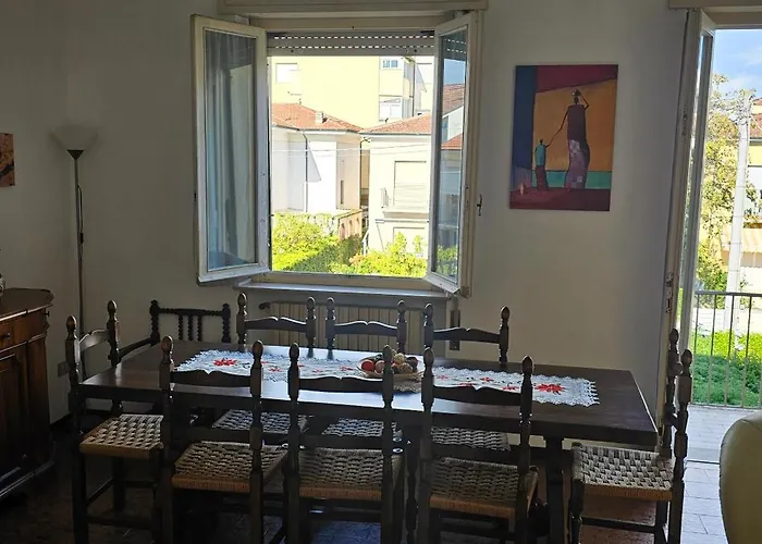 Per Le Vacanze Vicino Al Mare, In Zona Centrale! Viareggio