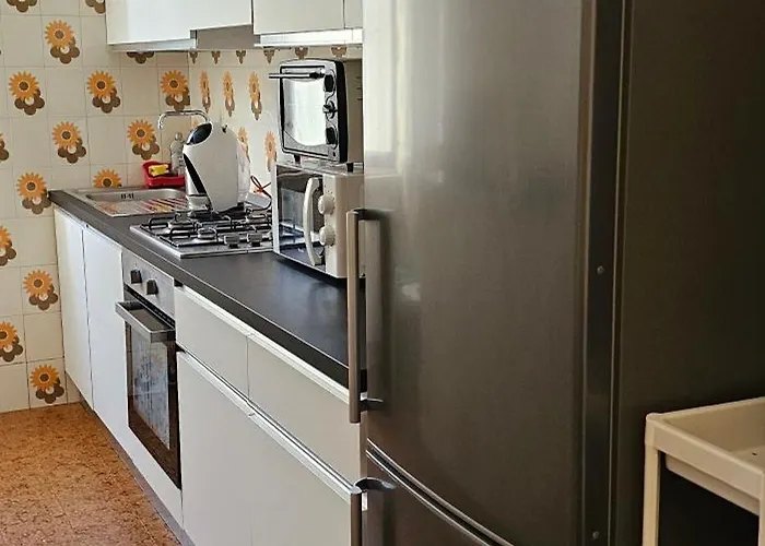 Per Le Vacanze Vicino Al Mare, In Zona Centrale! Apartman