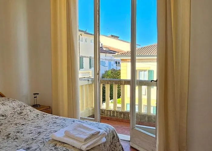 Per Le Vacanze Vicino Al Mare, In Zona Centrale! Apartman